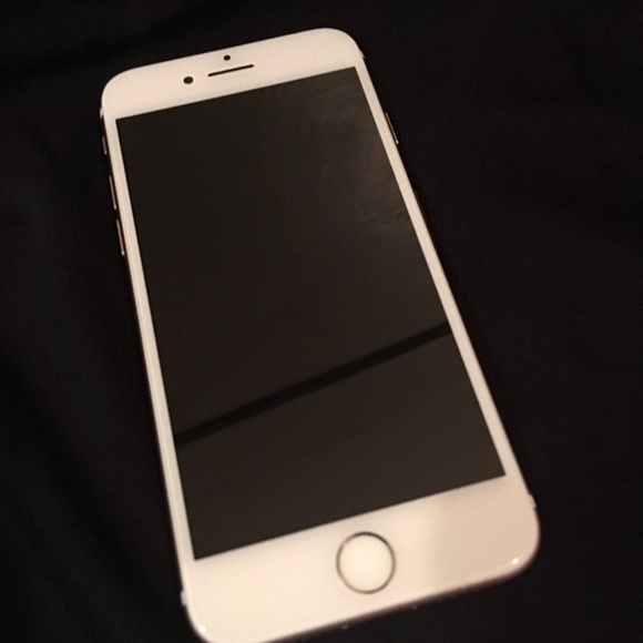 iPhone 7 - Picture 3 of 6